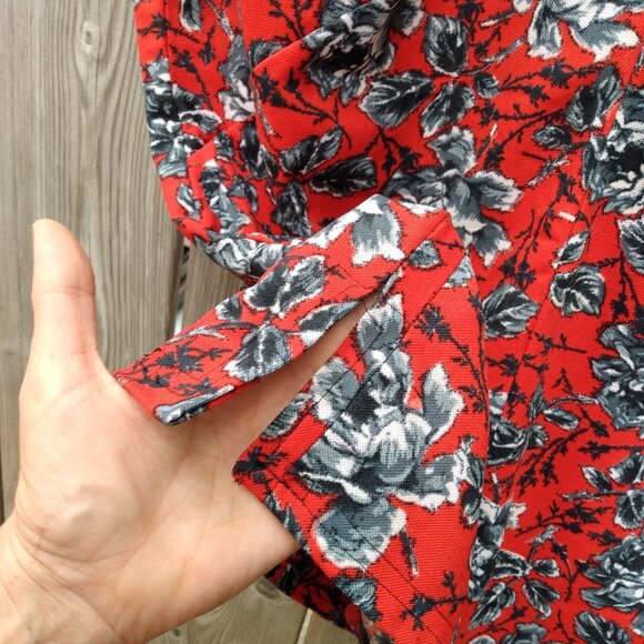 Vintage Plus Size Top Red Black Roses 47"B Pullover Shirt Blouse - Picture 8 of 11